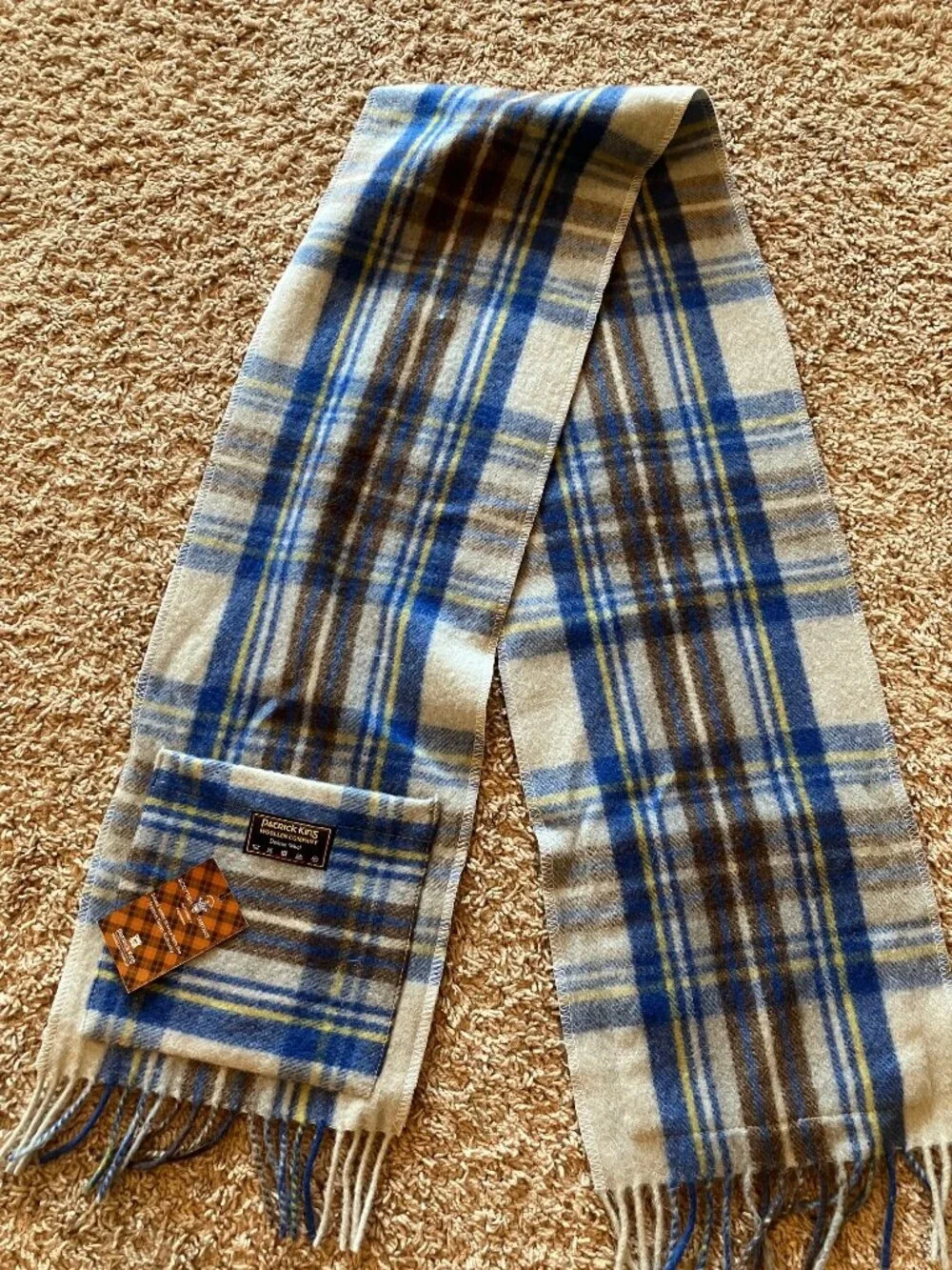Patrick King Woollen Co 100% Wool Pocket Scarf Tartan Plaid NWT Blue Fringe